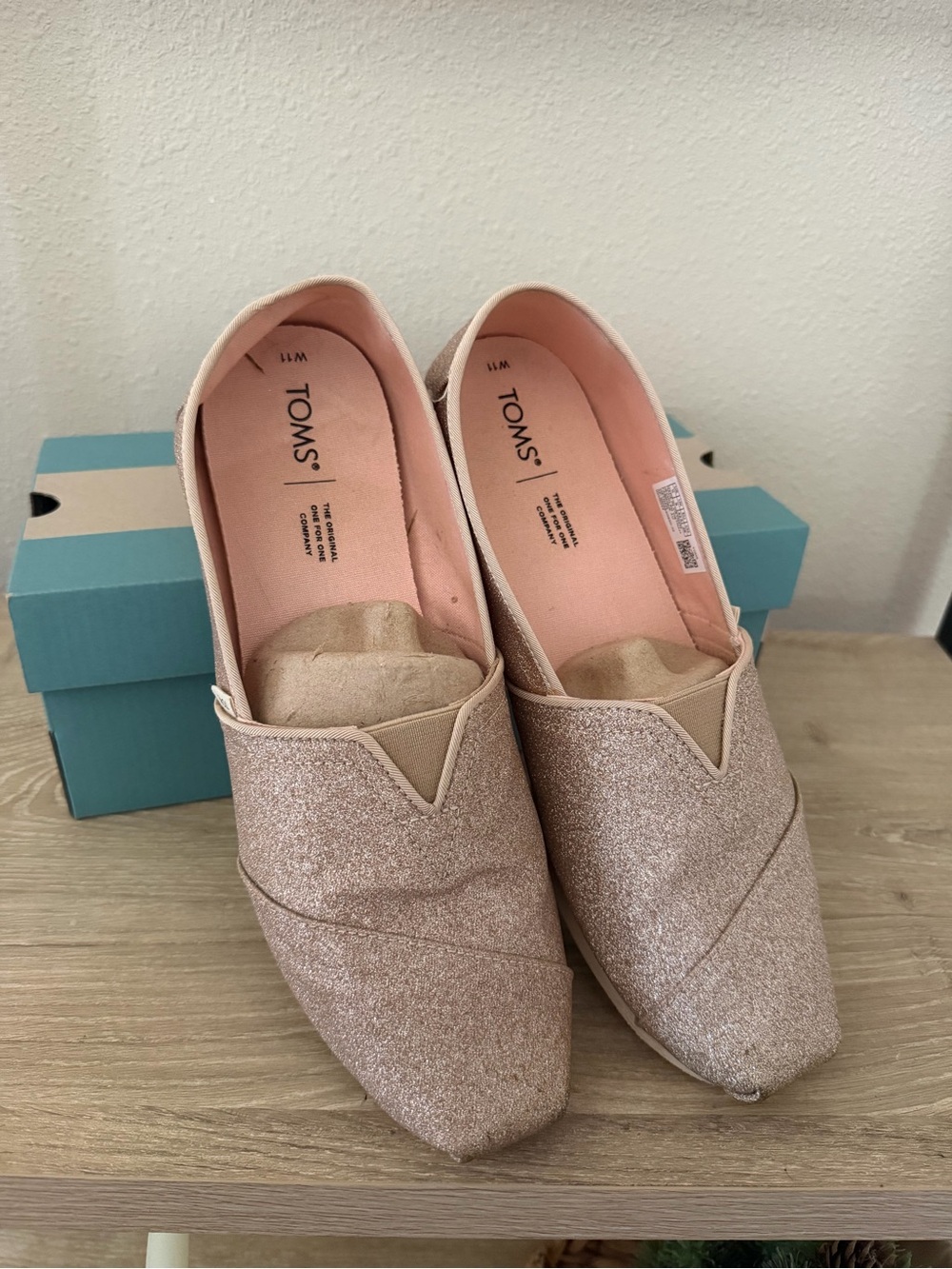 Toms Glitter Classic Alpargata Flats in Champagne